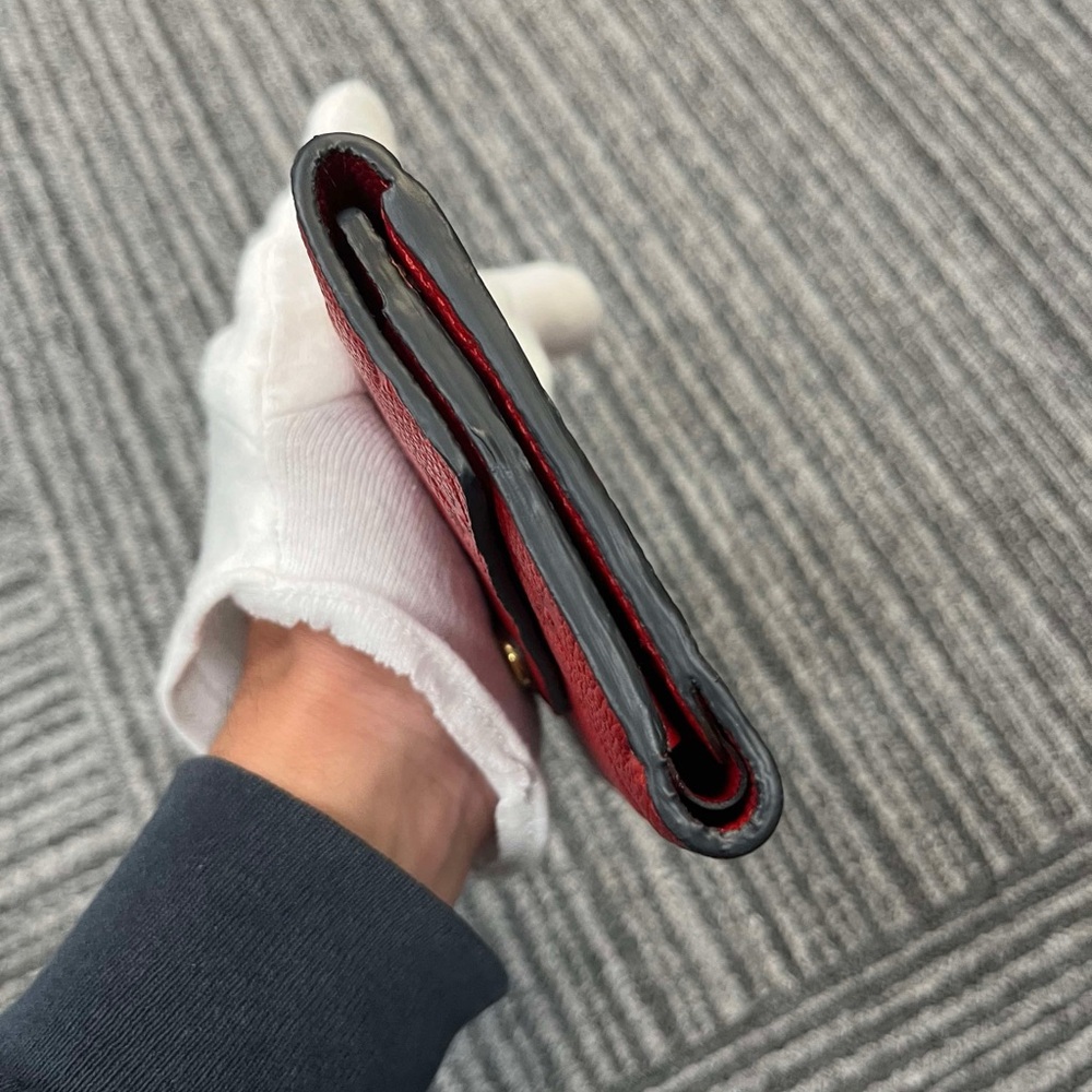 Louis Vuitton Red Monogram Wallet
Empriente
Pre loved in great condition. - Picture 11 of 12